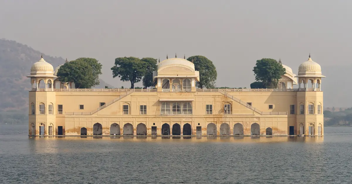 Jal Mahal in Man Sagar Lake